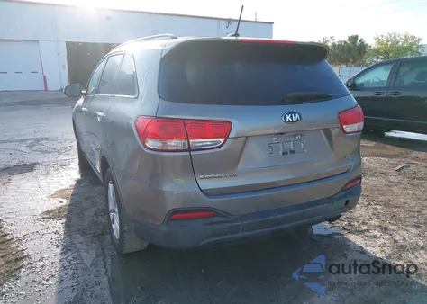 2017 Kia Sorento Lx z USA, uszkodzony, nr VIN 5XYPGDA52HG203196